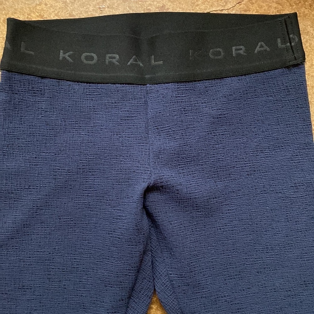 KORAL navy textured high waist knockout cropped leggings